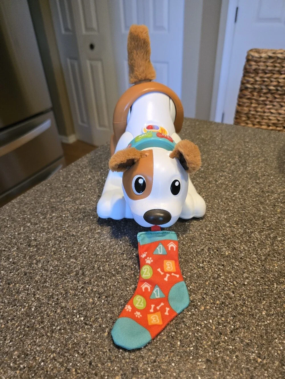 FISHER-PRICE 123 CRAWL WITH ME PUPPY
